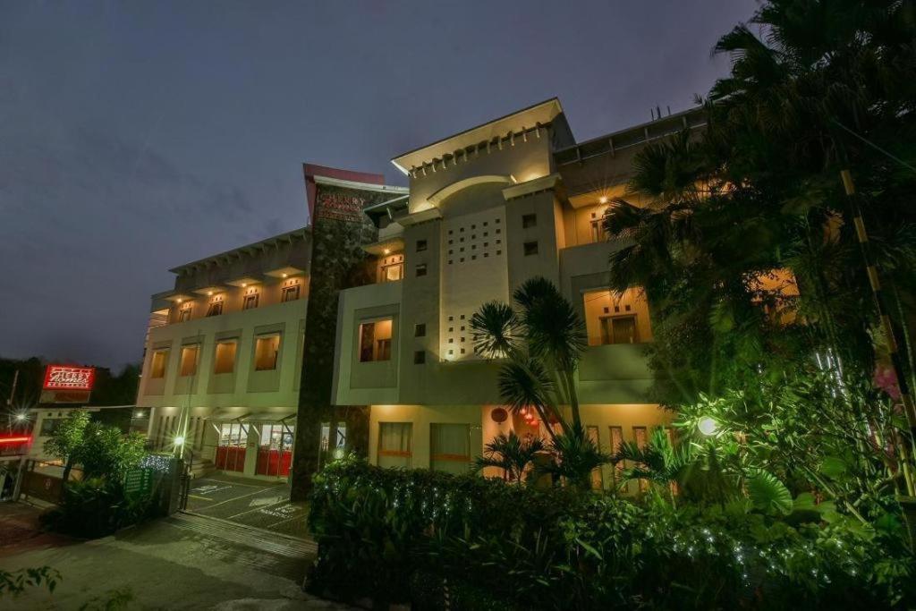 The Cherry Homes And Hotel Bandung