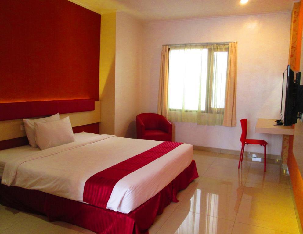 The Cherry Homes And Hotel