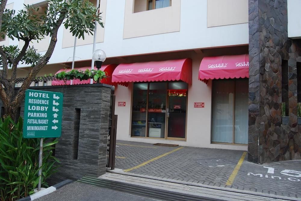 The Cherry Homes And Hotel