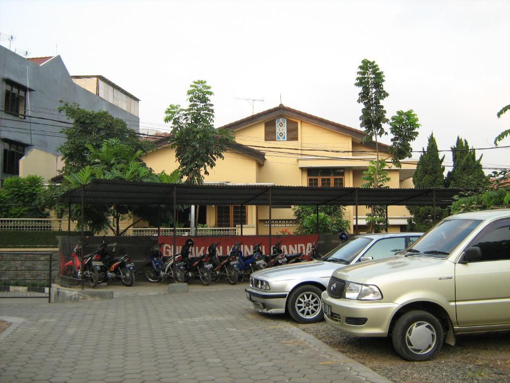 The Cherry Homes And Hotel Bandung