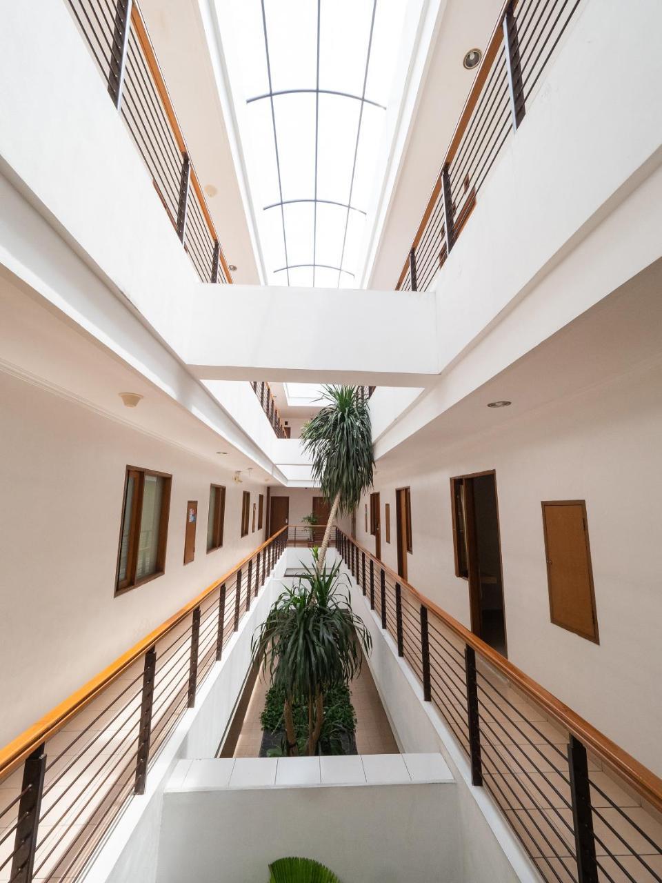 The Cherry Homes And Hotel