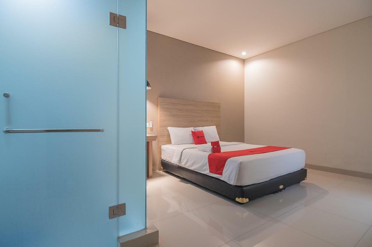 The Cherry Homes And Hotel