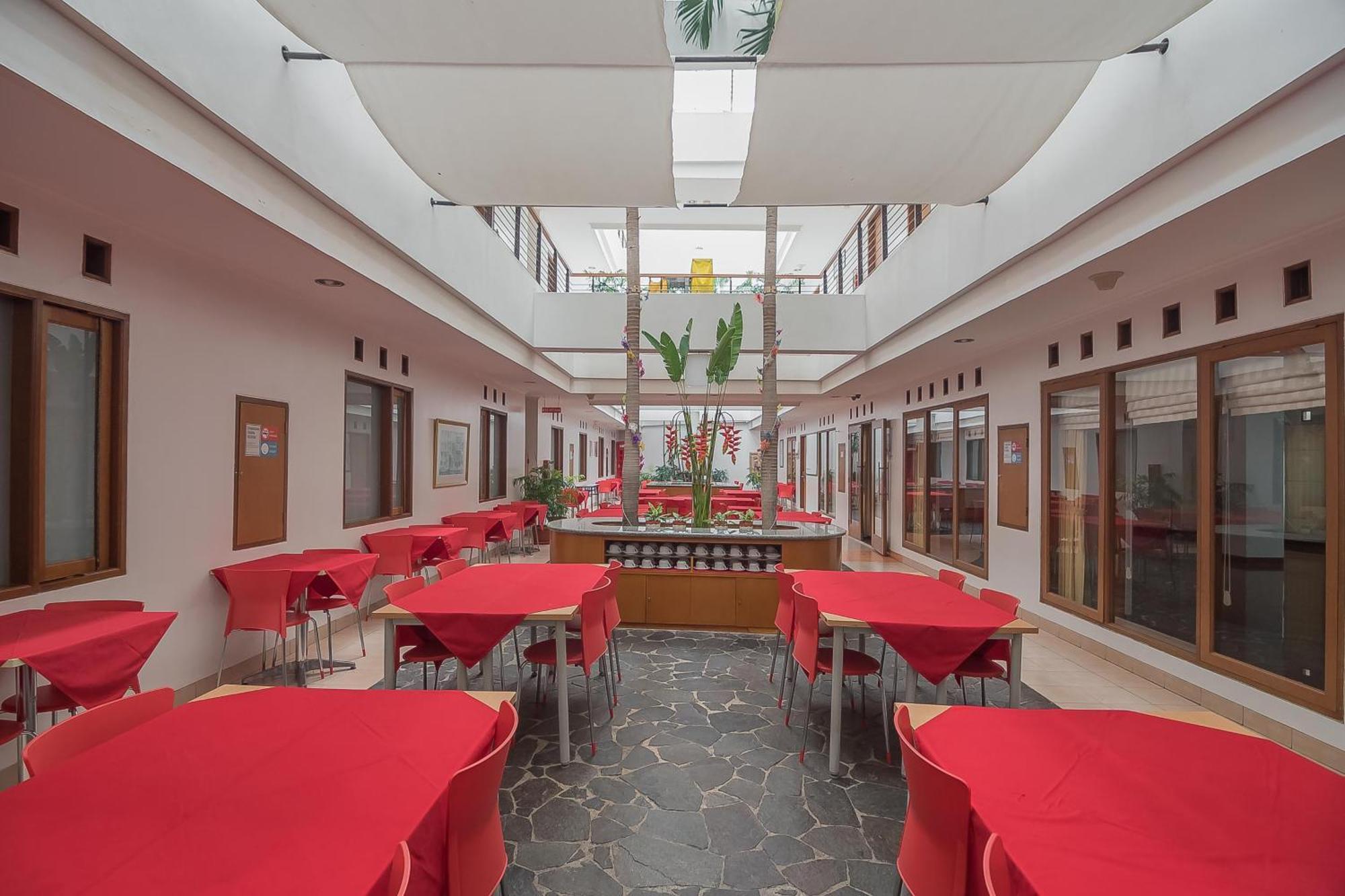 Hotel The Cherry Homes And